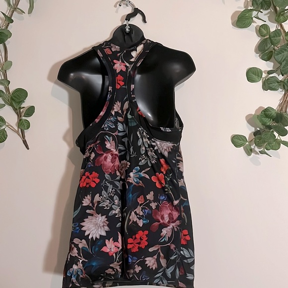Old Navy Active Floral Tank Top - Picture 4 of 4